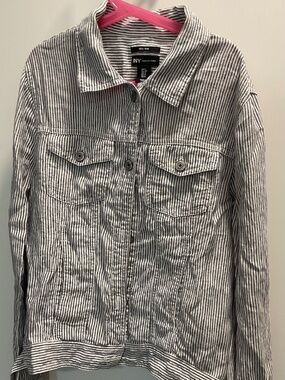 100% linen Jones New York light jacket